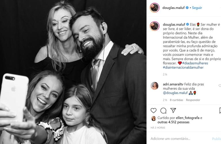 Paolla Oliveira surge com o namorado e a família dele em nova foto