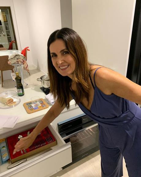 Namorado de Fátima Bernardes, Túlio Gadêlha posta foto em Instagram: 'Minha parceira de cozinha em tempos de coronavírus'