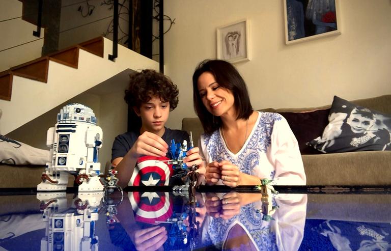 Vanessa Gerbelli faz rara aparição com o filho, Tito