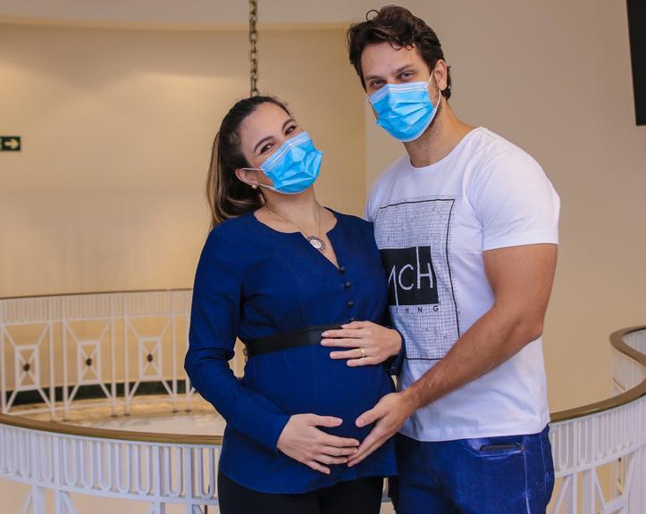 Kamilla Salgado e Elieser Ambrósio mostram rostinho do filho em ultrassom 3D