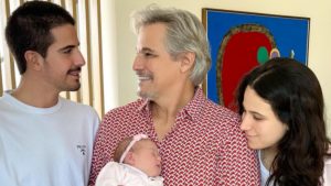 Edson Celulari com os filhos, Enzo, Sophia e Chiara. Reprodução/Instagram