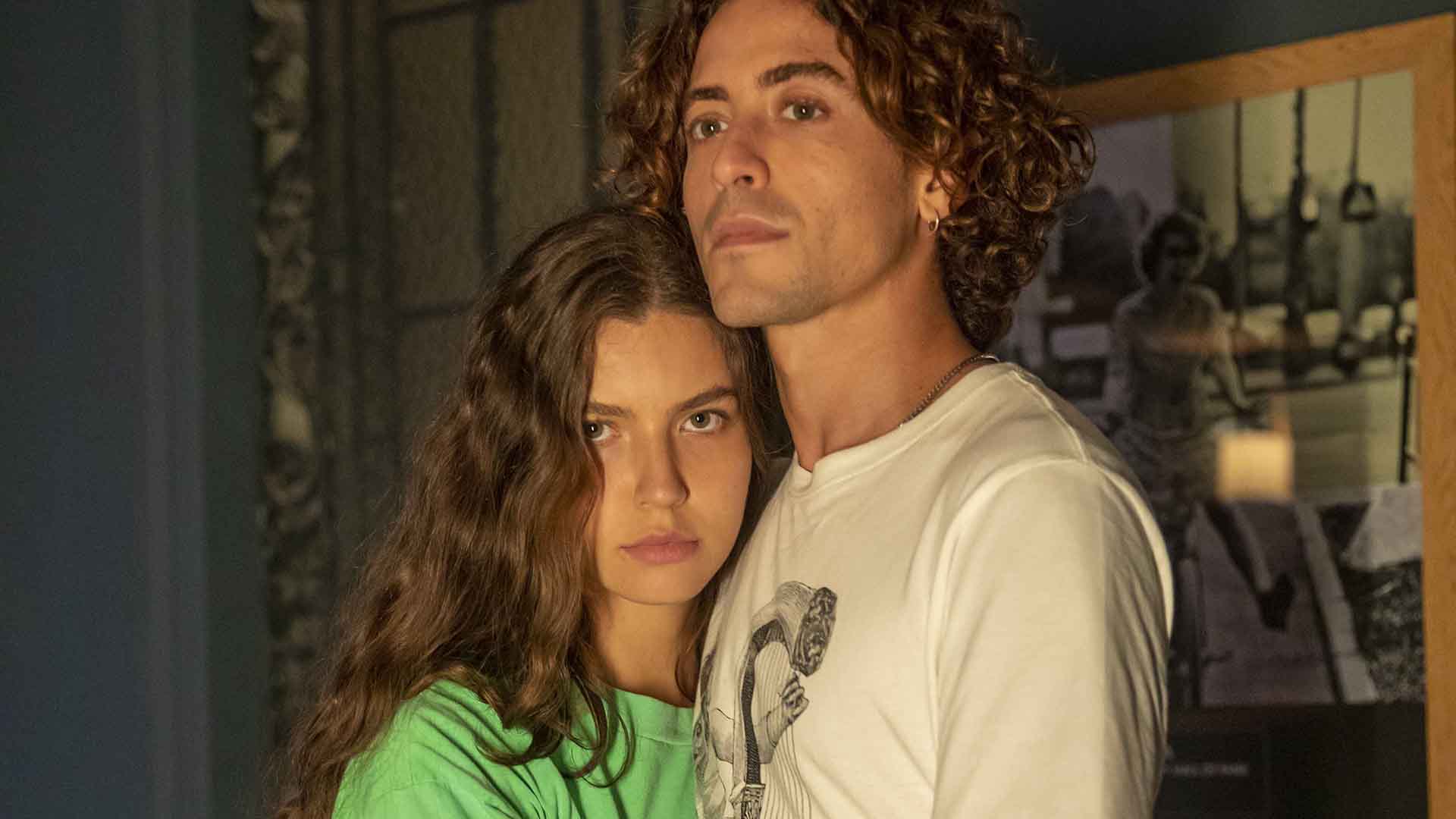 Juma (Alanis Guillen) e Jove (Jesuíta Barbosa) na novela Pantanal - Crédito: Globo / João Miguel Junior