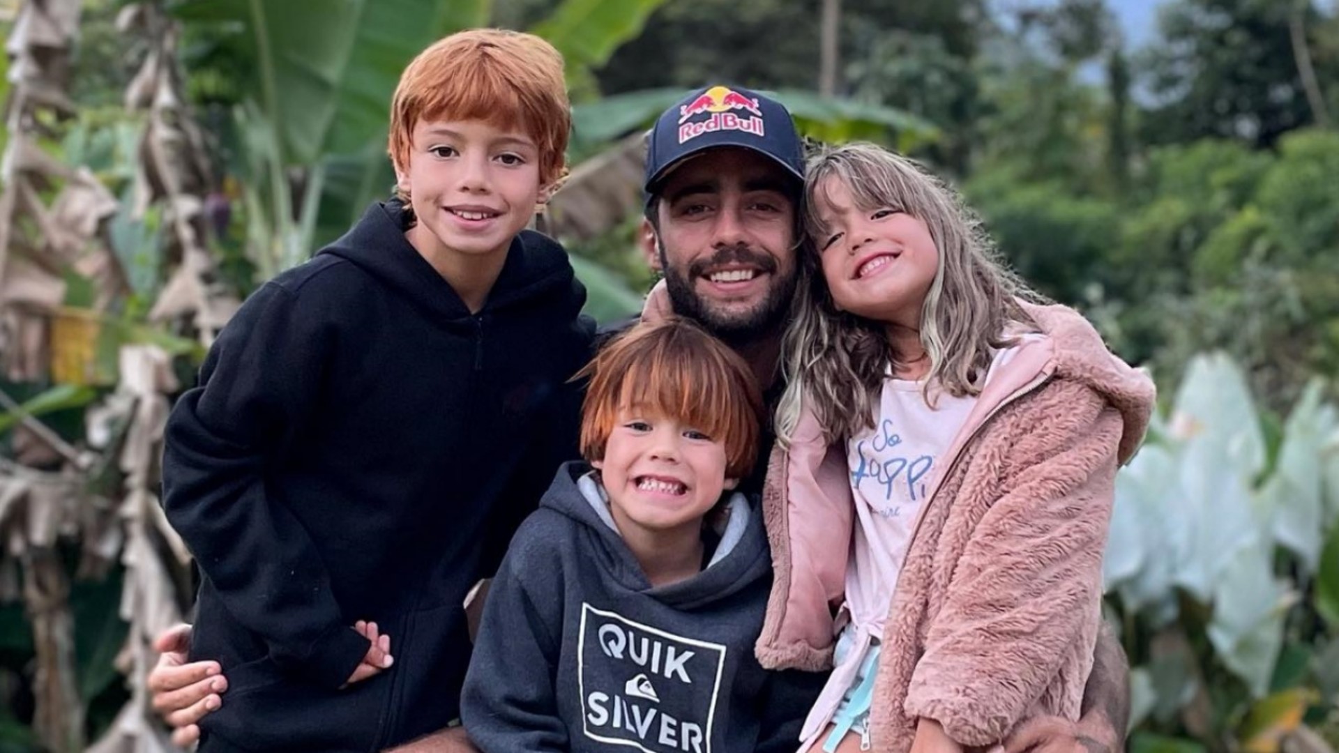 Pedro Scooby e filhos, Dom, Ben e Liz