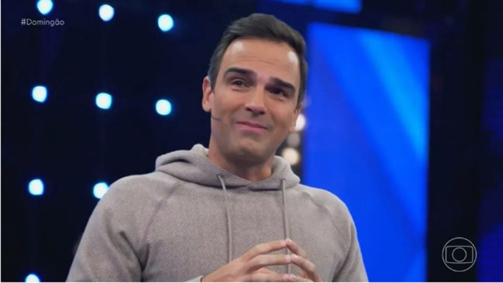 Tadeu Schmidt chora no 'Domingão' (Reprodução/TV Globo)