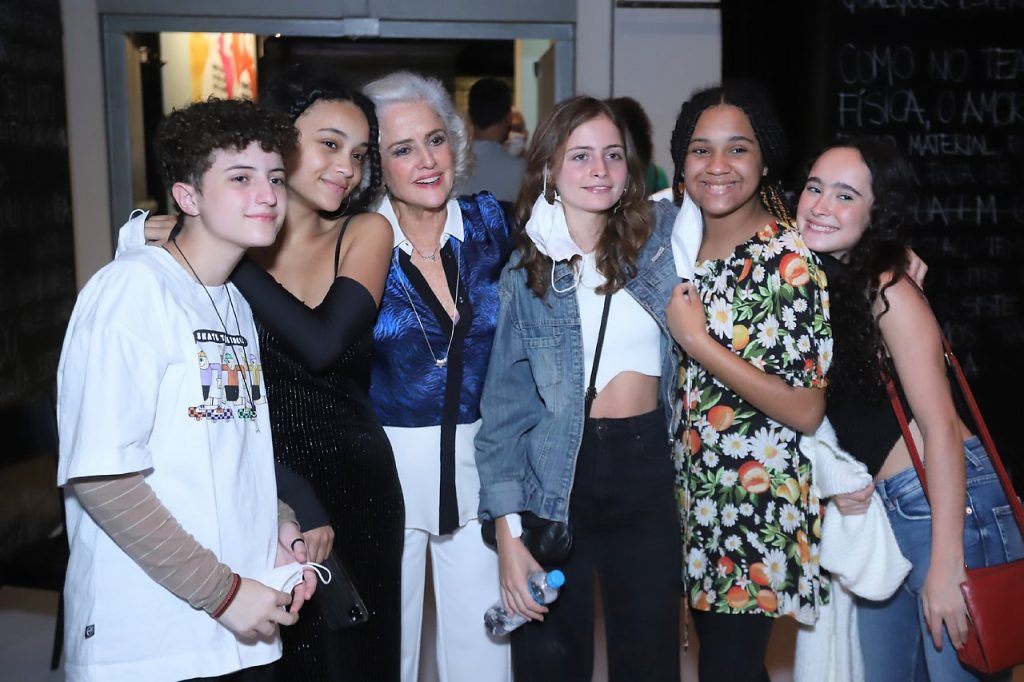 Marieta Severo reúne filhas e netas. Daniel Pinheiro/AgNews