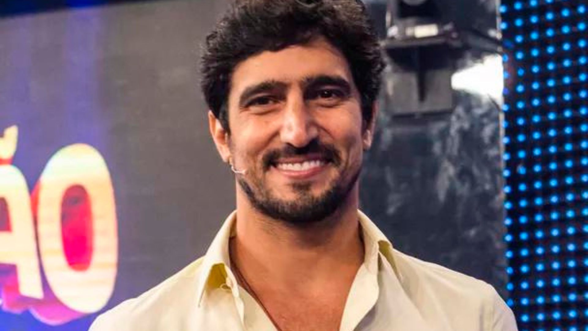 Renato Góes nos bastidores do Domingão. Reprodução/Instagram