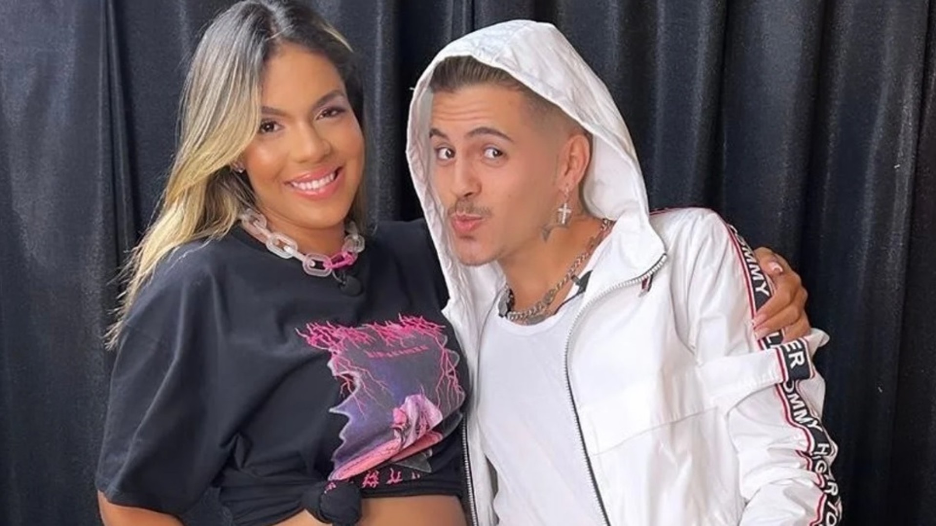 Tays Reis e Biel