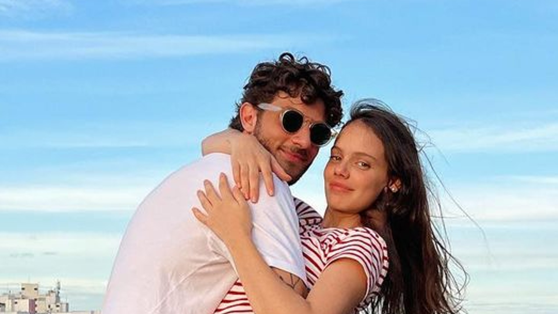 Chay Suede e esposa, Laura Neiva