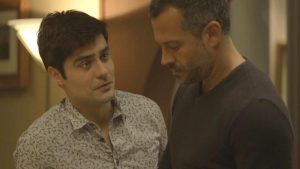 Leandro (Guilherme Leicam) e Agno (Malvino Salvador) em 'A Dona do Pedaço', da Globo (Reprodução/TV Globo)