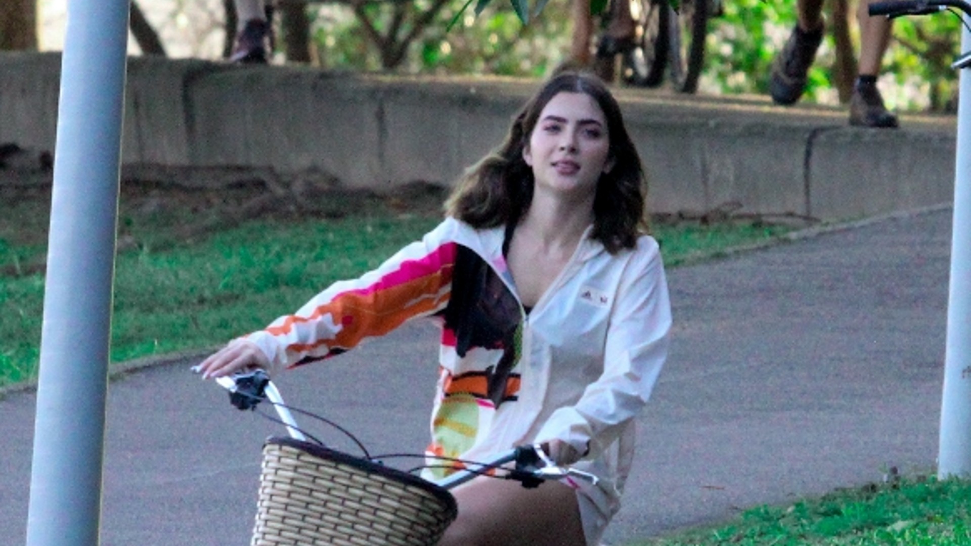 Jade Picon nas gravações de Travessia