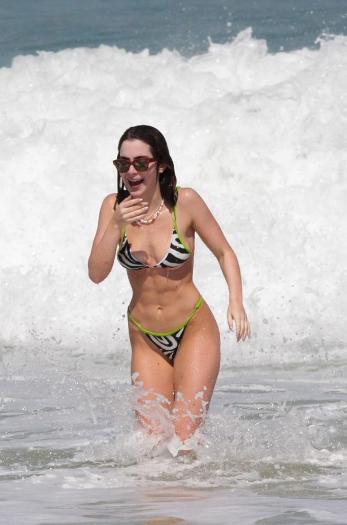 Jade Picon surpreende ao exibir corpo sarado na praia 
