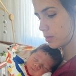 Pérola Faria e o filho recém-nascido, Joaquim (Reprodução/Instagram)