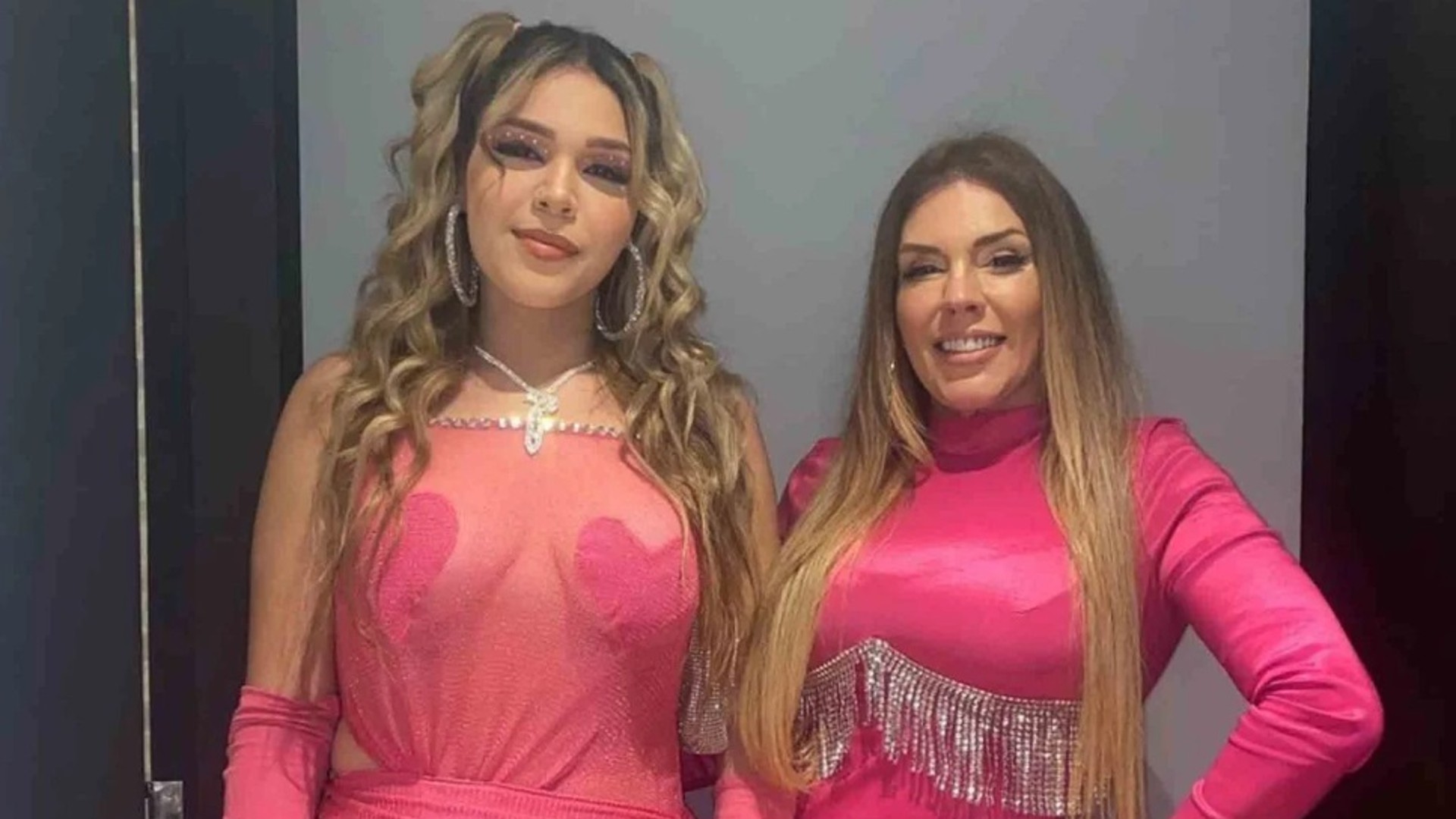 Simony e filha, Aysha Benelli