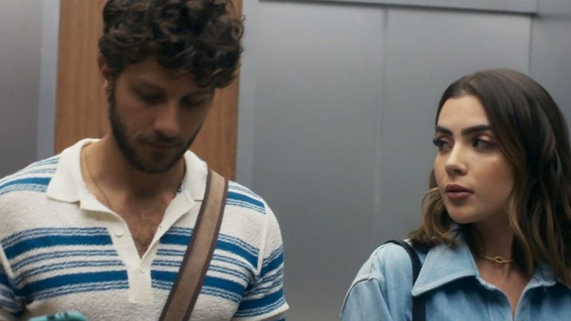 Chay Suede e Jade Picon em Travessia