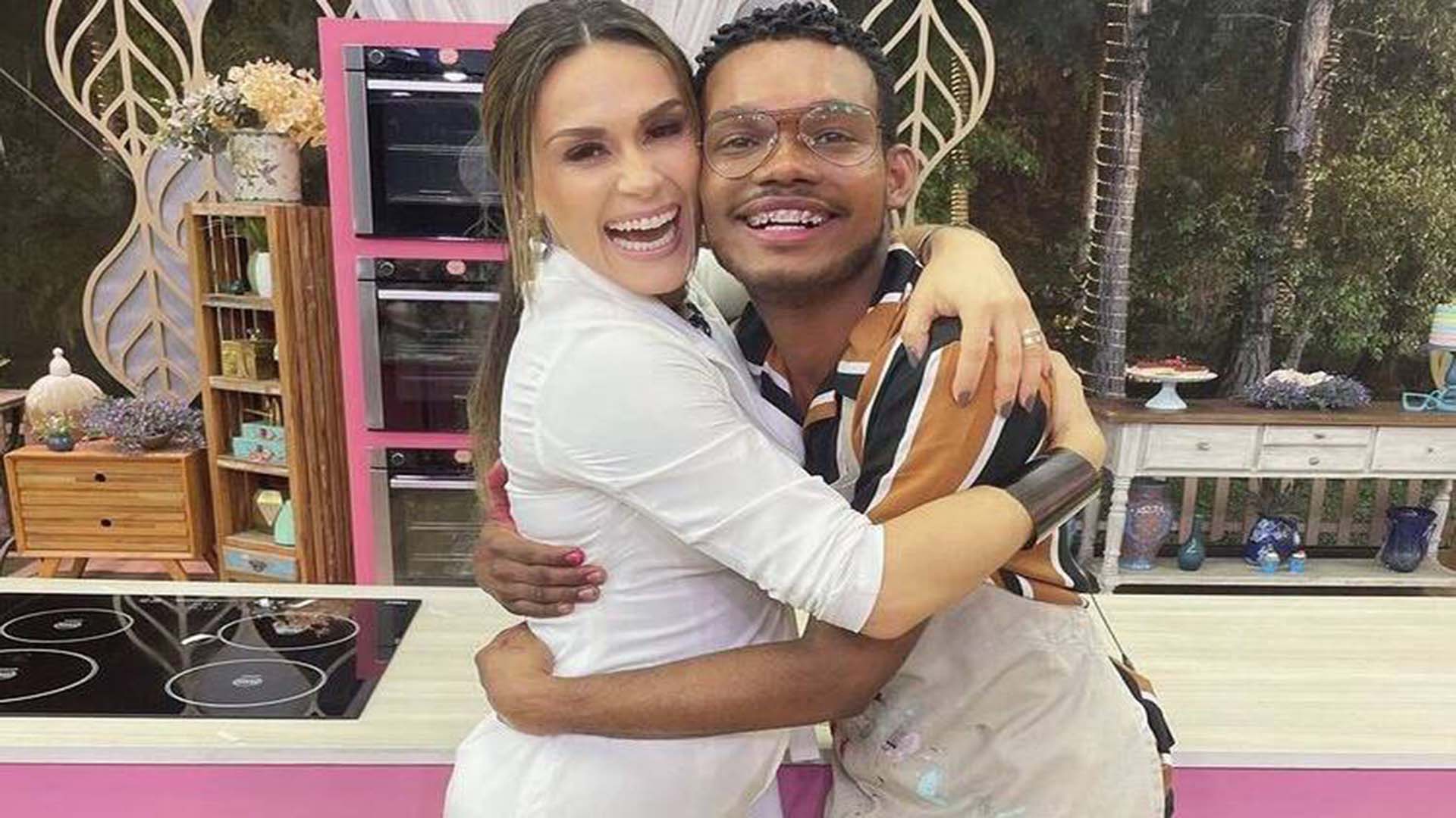 Apresentadora do 'Bake Off Brasil' desabafa após morte de participante