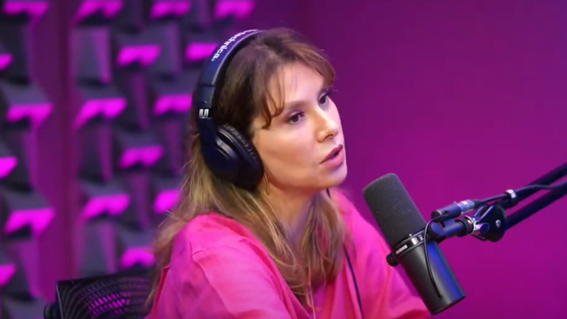 Lavínia Vlasak no 'Papagaio Falante'. Reprodução/Youtube