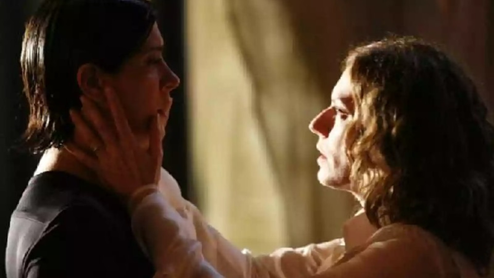 Donatela e Flora em 'A Favorita' (Reprodução/TV Globo)