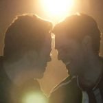 Beijo de Hugo e Enzo em 'Cara e Coragem'