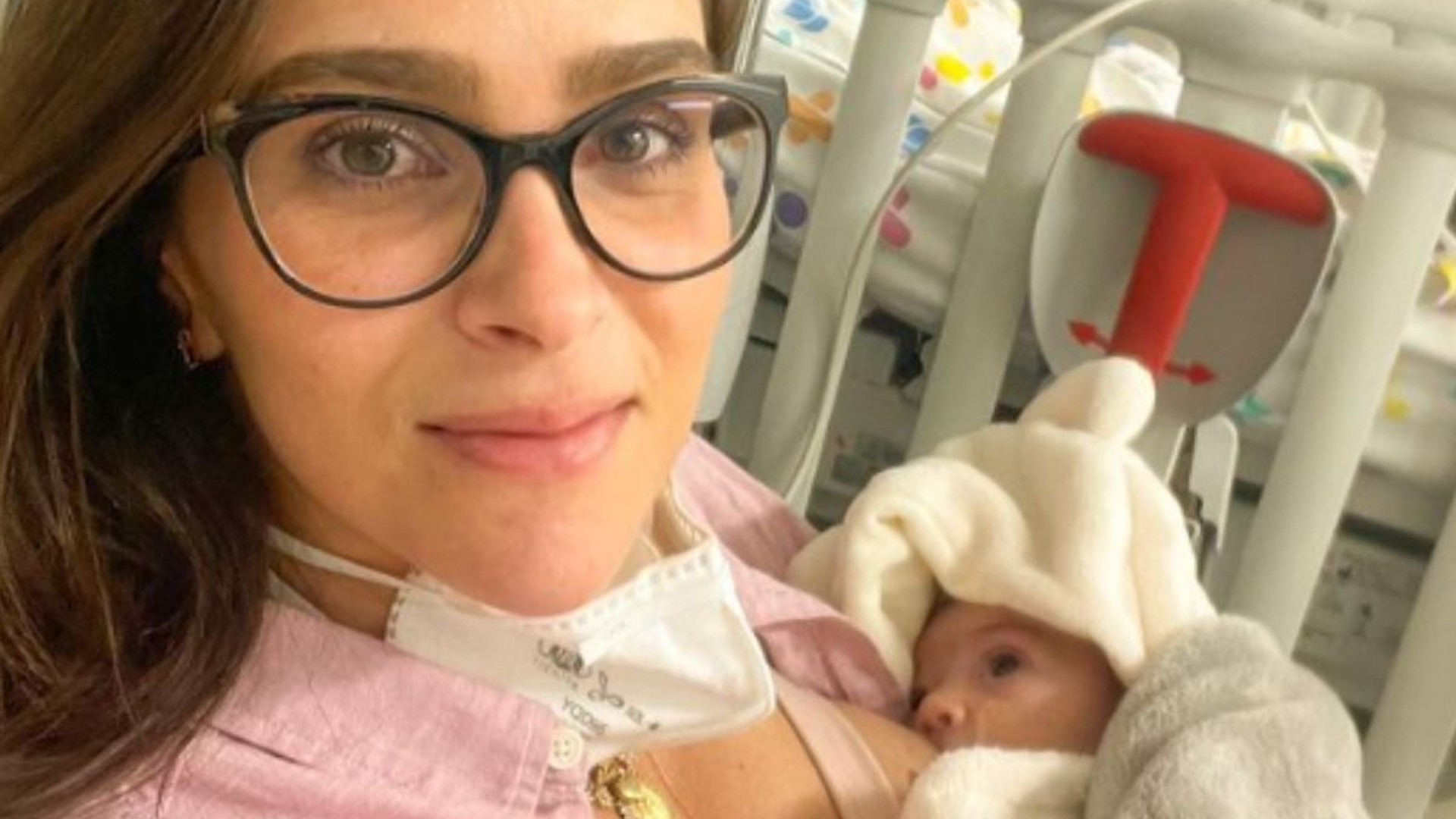 Letícia Cazarré e a filha, Maria Guilhermina (Reprodução/Instagram)