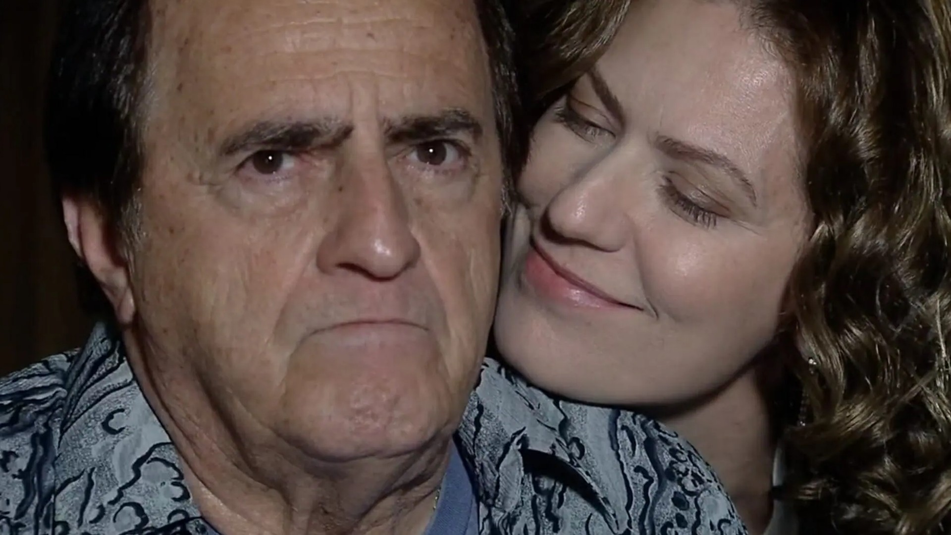 Silveirinha e Flora em 'A Favorita' (Reprodução/TV Globo)