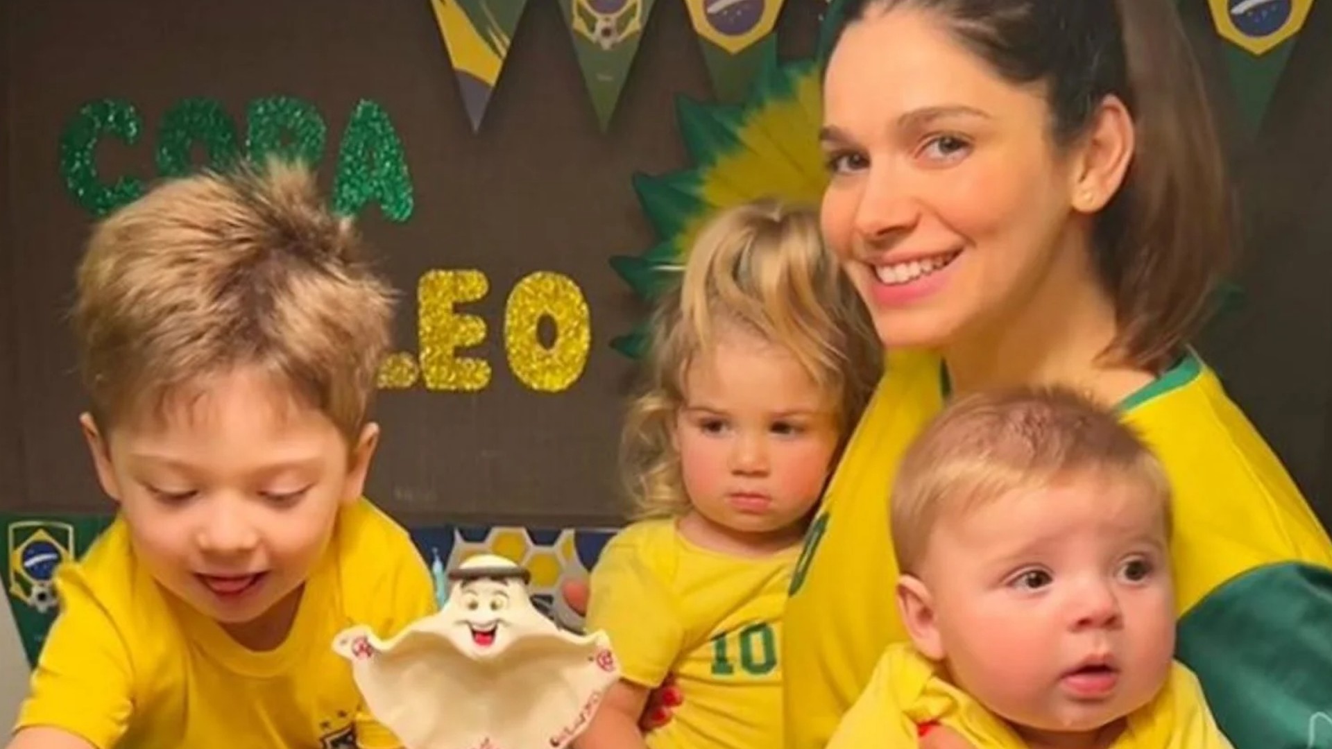 Sabrina Petraglia e os filhos (Reprodução/Instagram)
