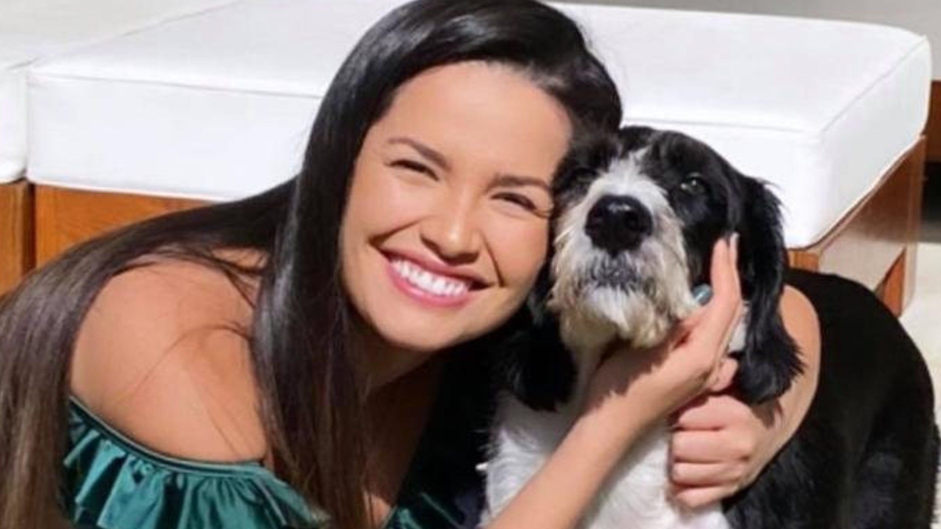 Juliette Freire com o cachorro da cantora Anitta, Tobias (Reprodução/Instagram)