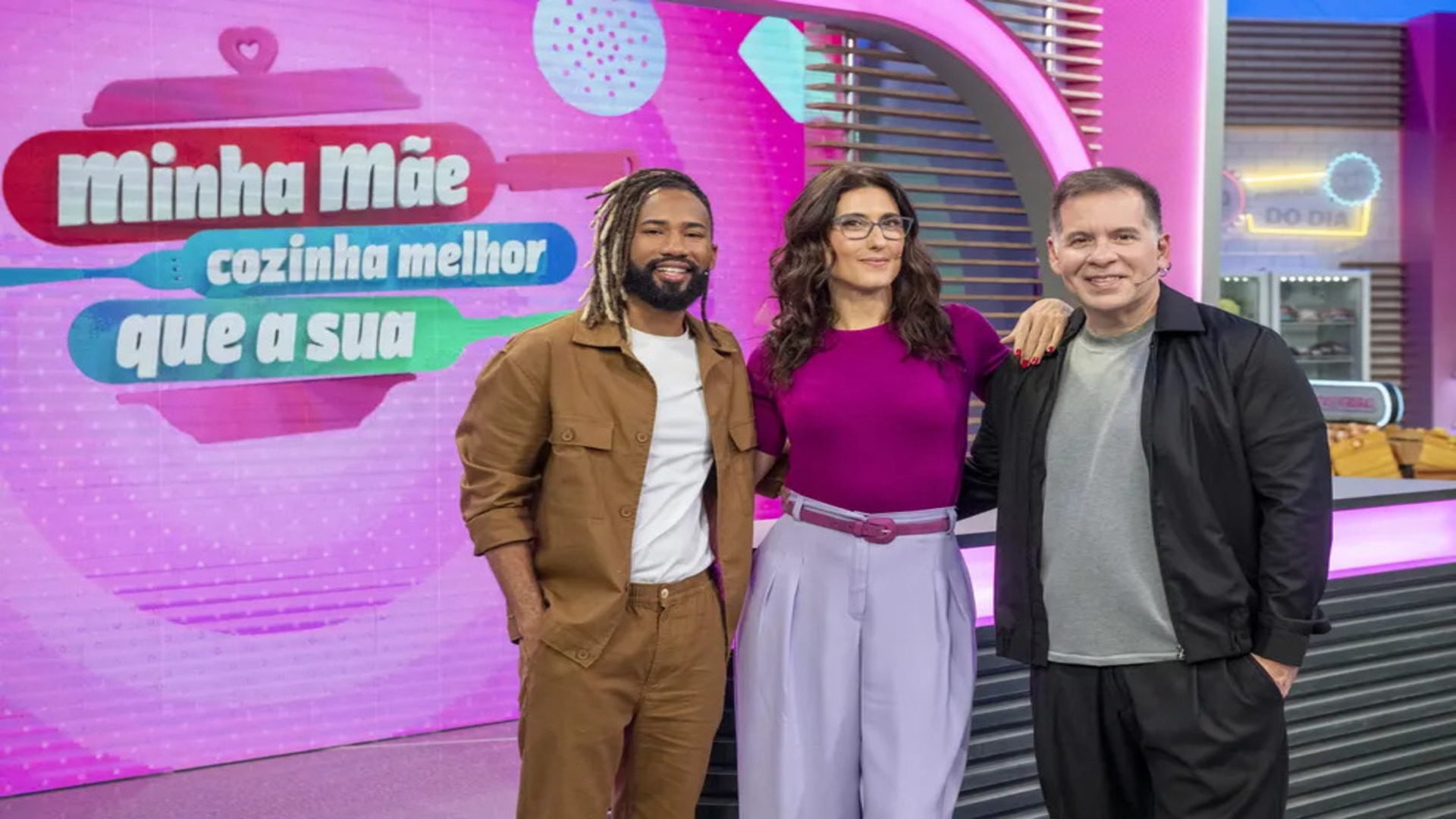 Leandro Hassum, Paola Carosella e João Diamante no programa 'Minha mãe cozinha melhor que a sua' - (Crédito: Reprodução/TV Globo)