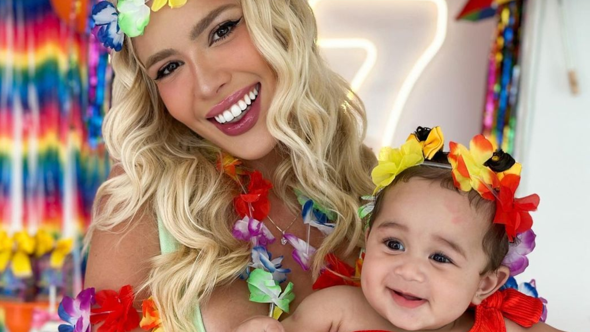 Karoline Lima e a filha, Cecília (Reprodução/Instagram)