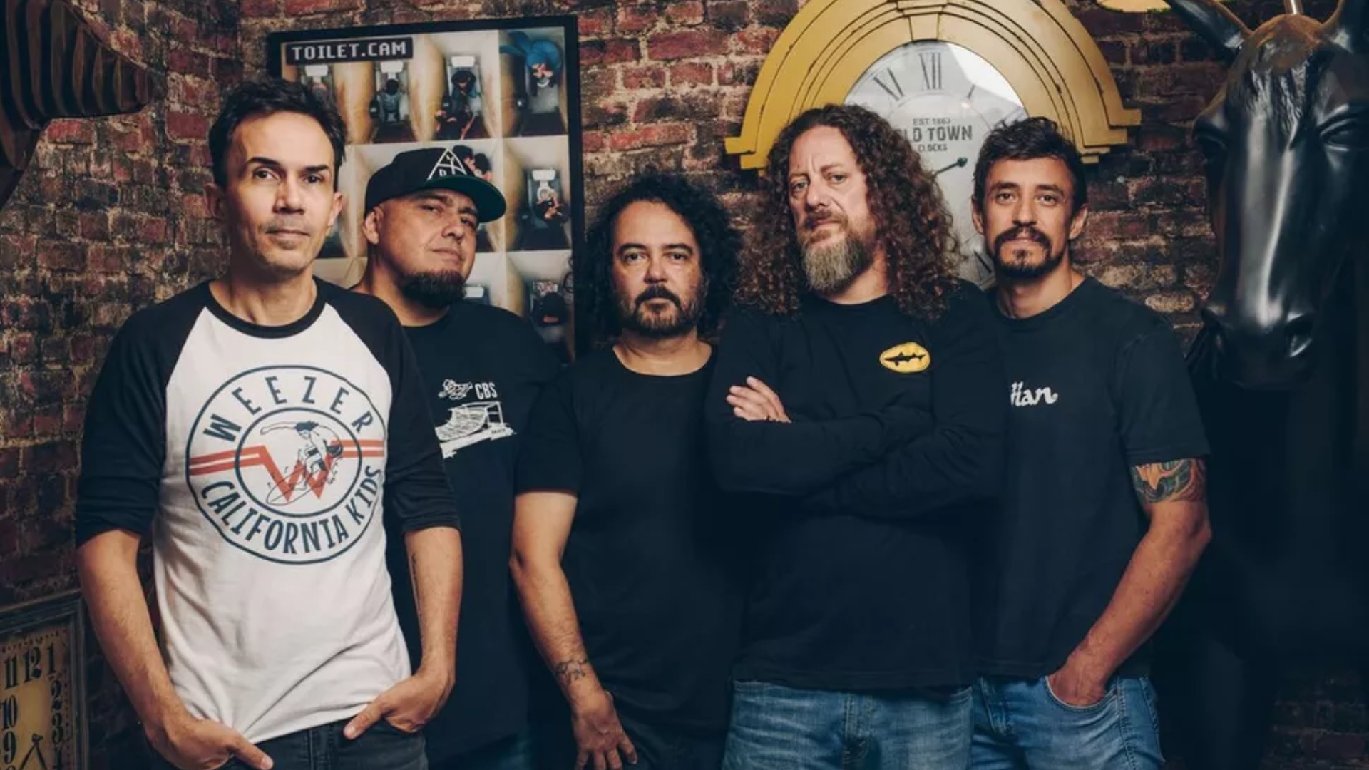 Raimundos com Marquim, Digão, Fred, Canisso e Caio (Divulgação)