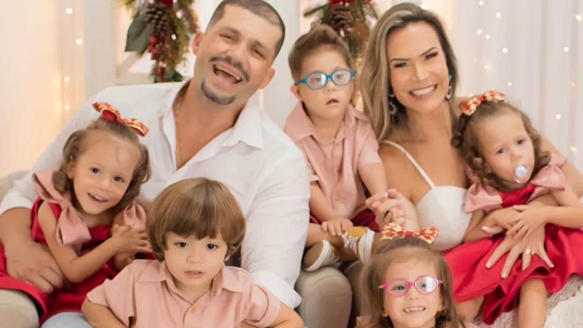 Família dos quíntuplos capixabas. Reprodução/Instagram