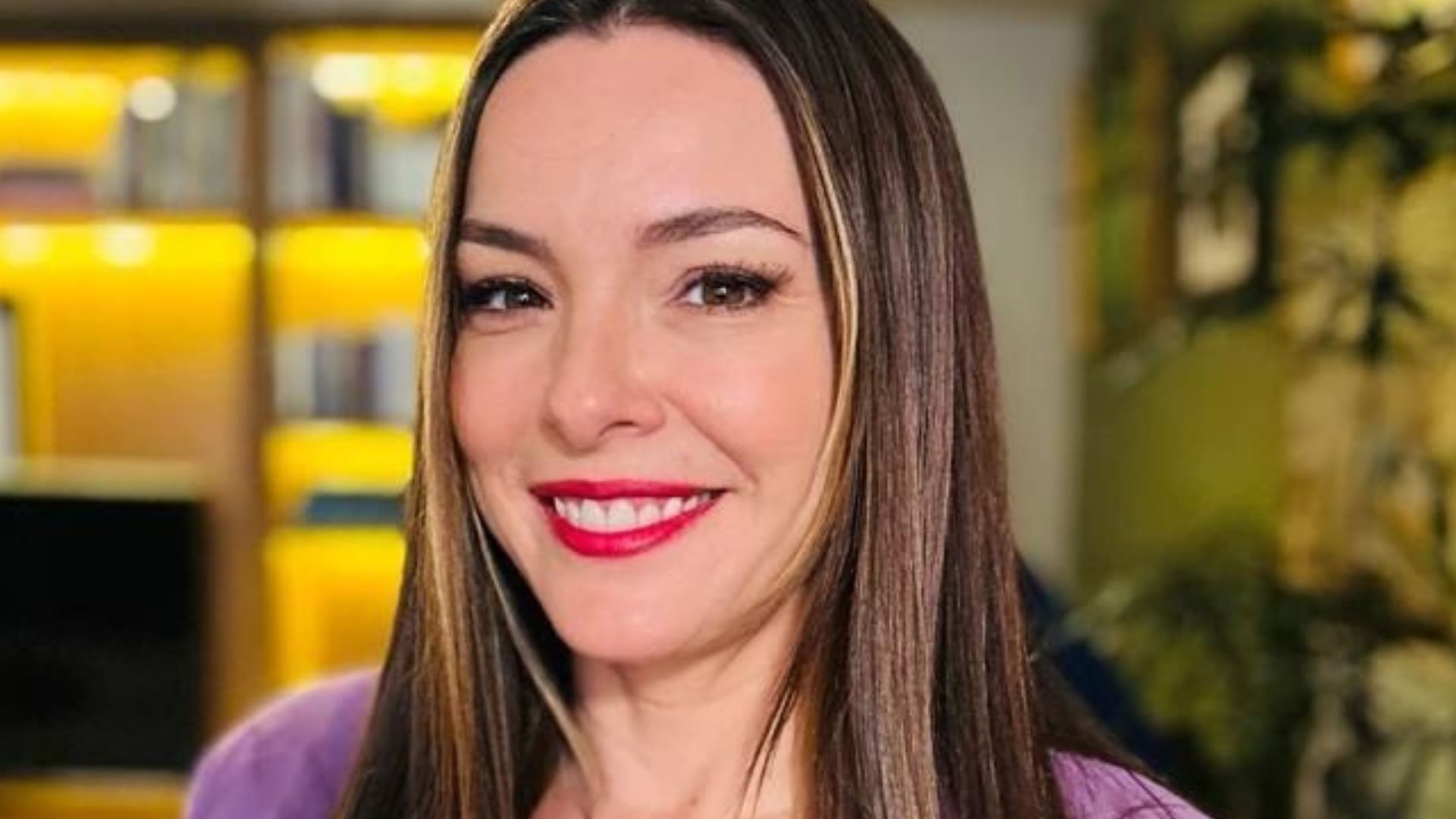 Regiane Alves nos bastidores de 'Vai na Fé'. Reprodução/Instagram