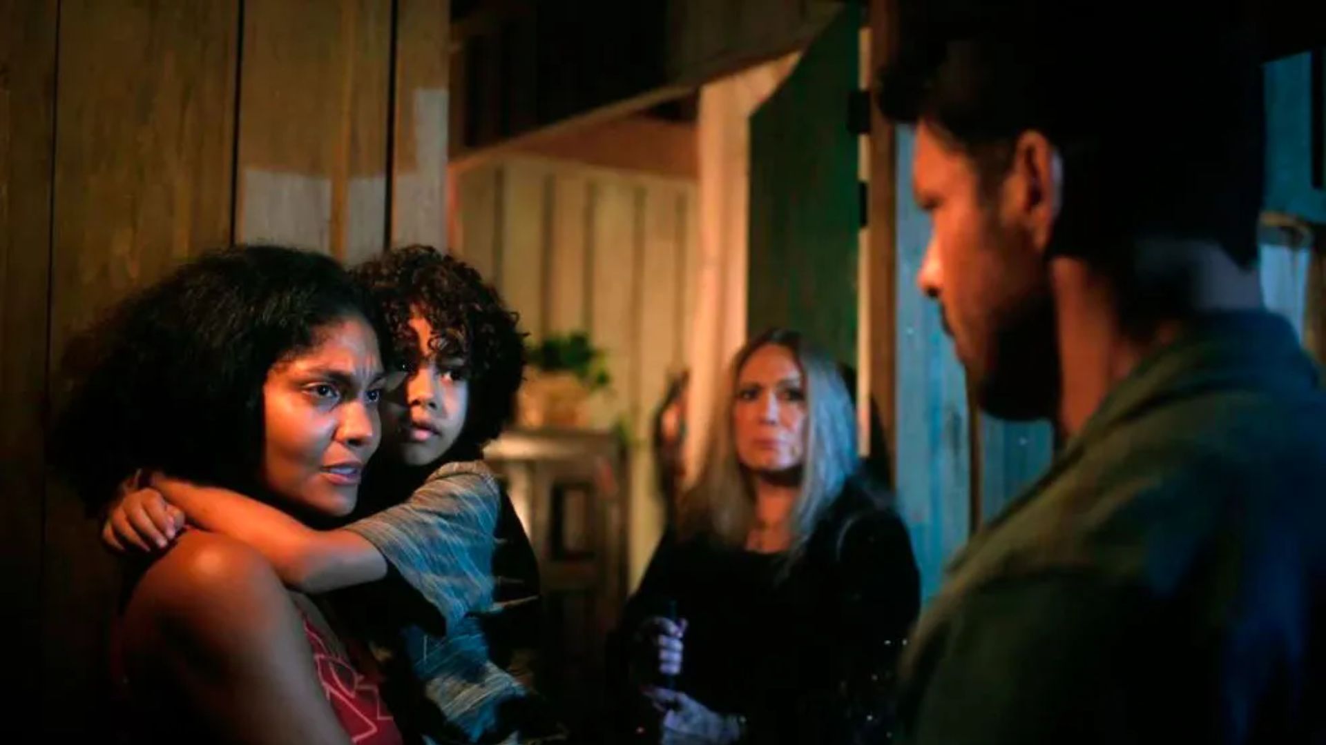 Aline, Cândida e Caio em 'Terra e Paixão'. Reprodução/TV Globo