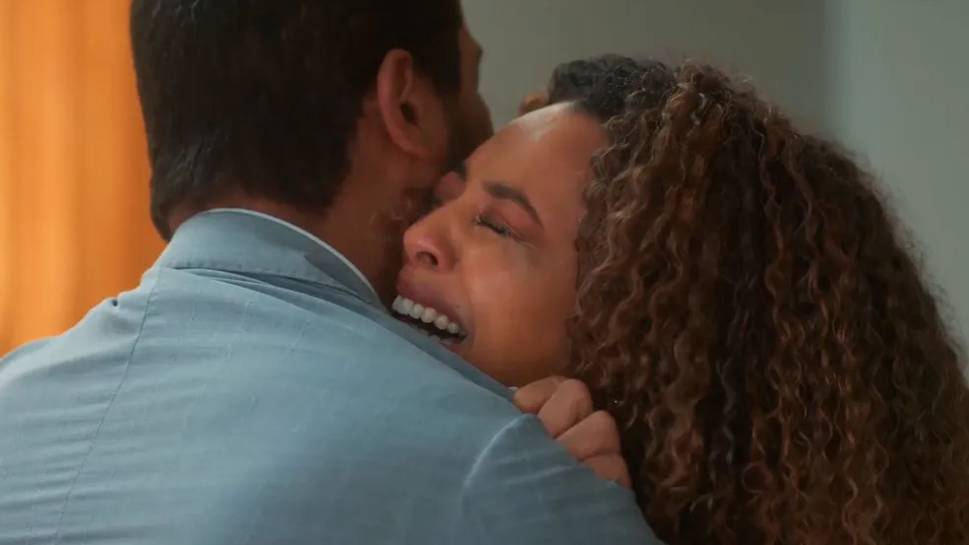 Ben (Samuel de Assis) e Sol (Sheron Menezzes) em 'Vai na Fé'