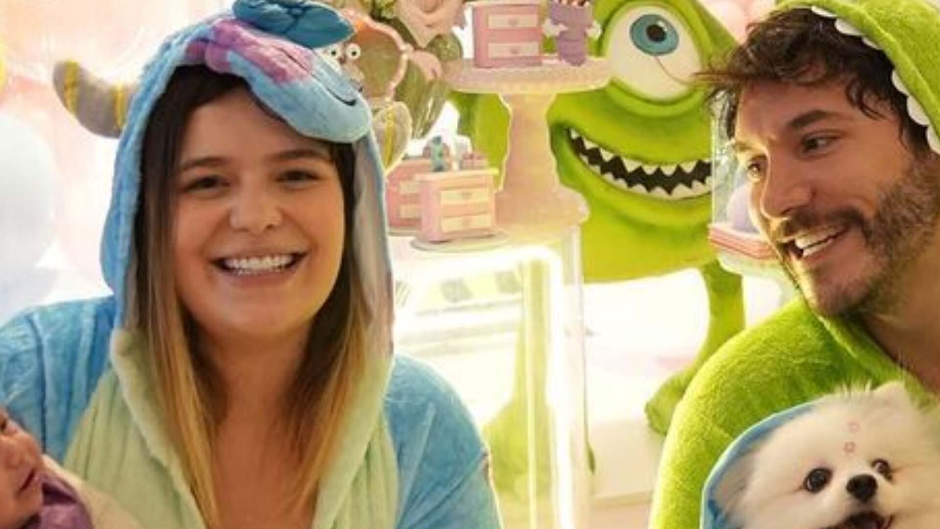 Viih Tube e Eliezer com a filha, Lua