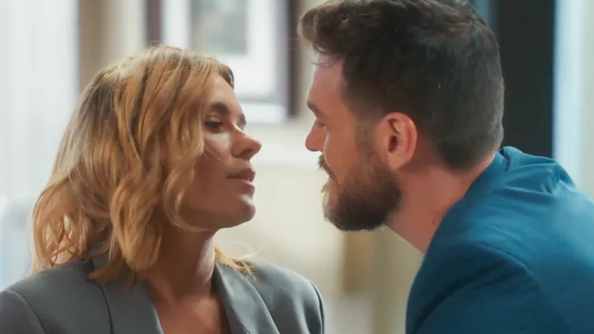 Theo pede Lumiar em casamento em vai na Fé — Foto: Globo
