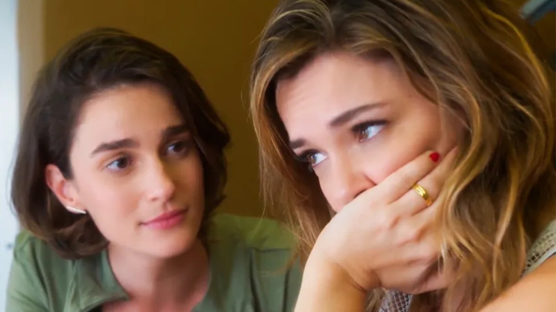 Helena (Priscila Sztejnman) e Clara (Regiane Alves) em 'Vai na Fé'