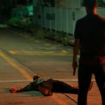 Theo mata Orfeu em 'Vai Na Fé' - Reprodução/TV Globo
