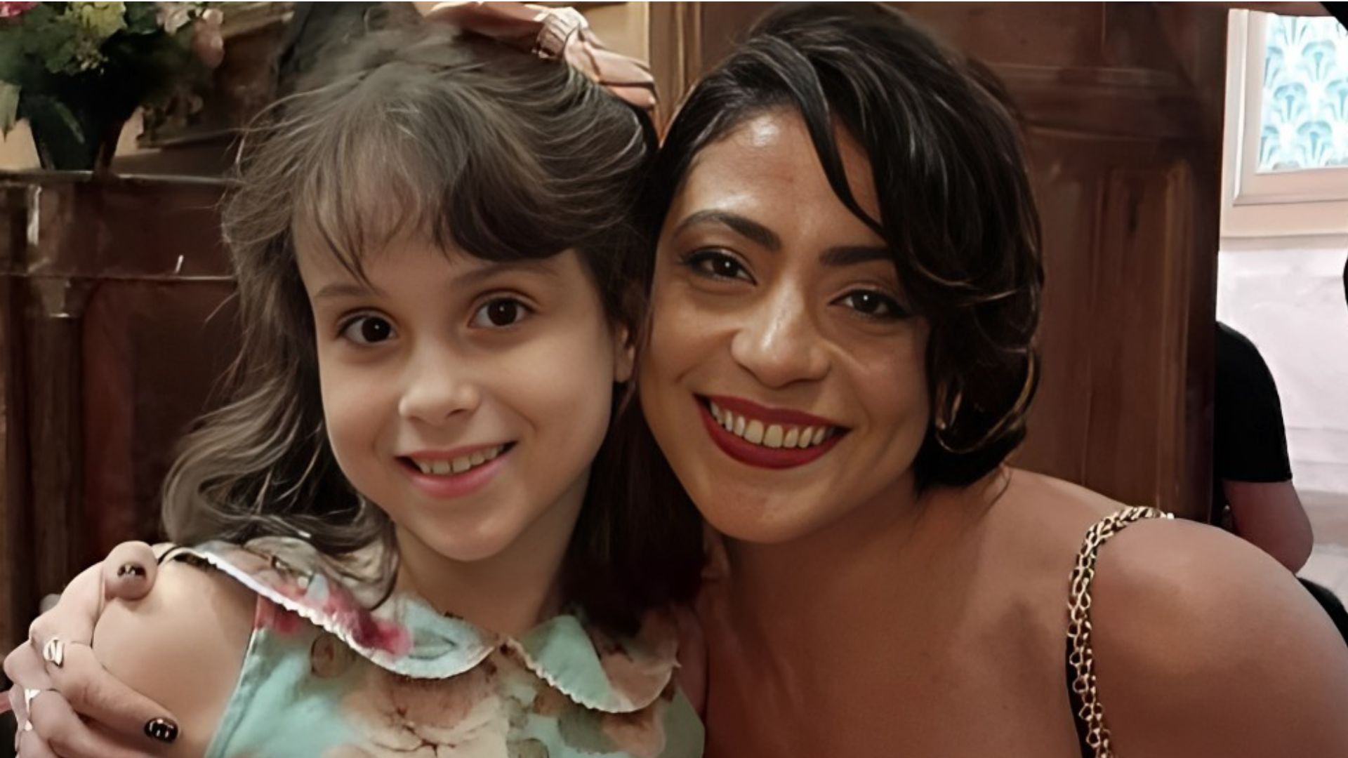 Vitória Pabst e Carol Castro em 'Amor Perfeito' (Reprodução)
