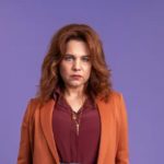 Isabel Teixeira interpreta Helena na novela 'Elas por Elas'