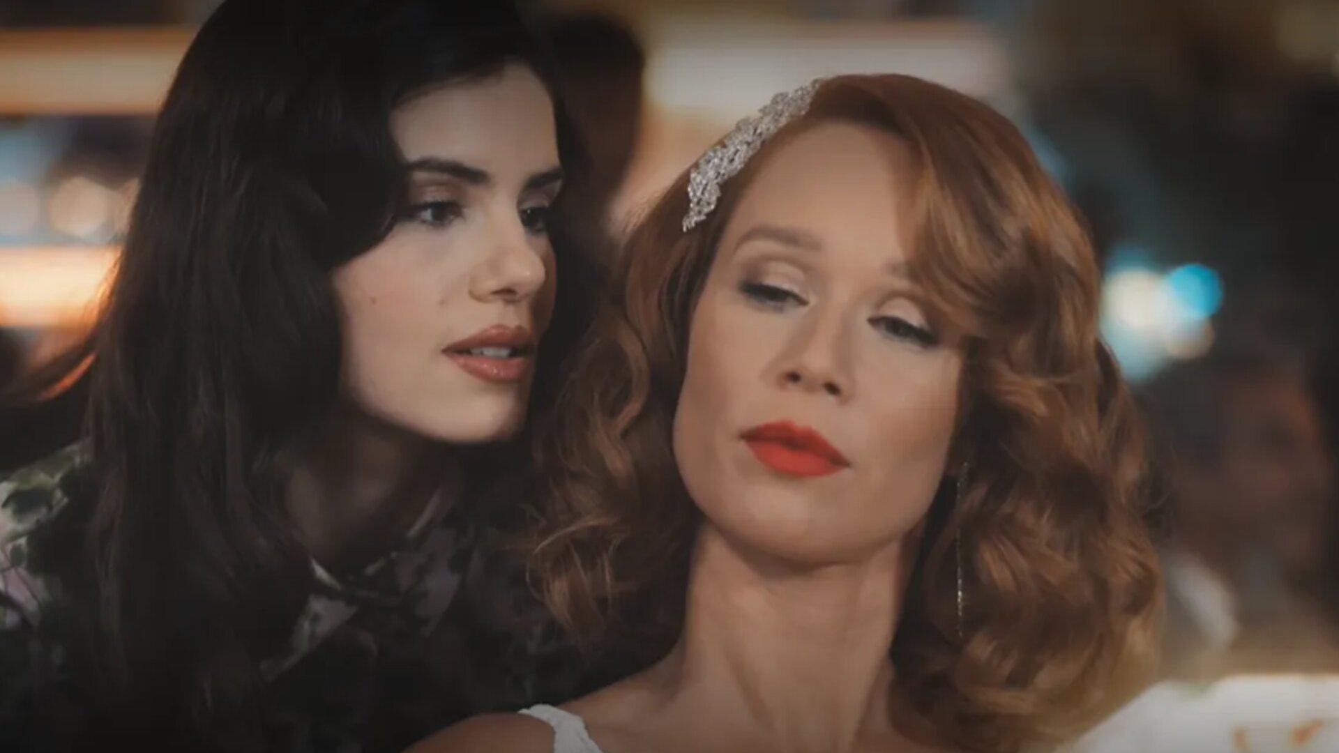 Marê (Camila Queiroz) e Gilda (Mariana Ximenes) em 'Amor Perfeito'