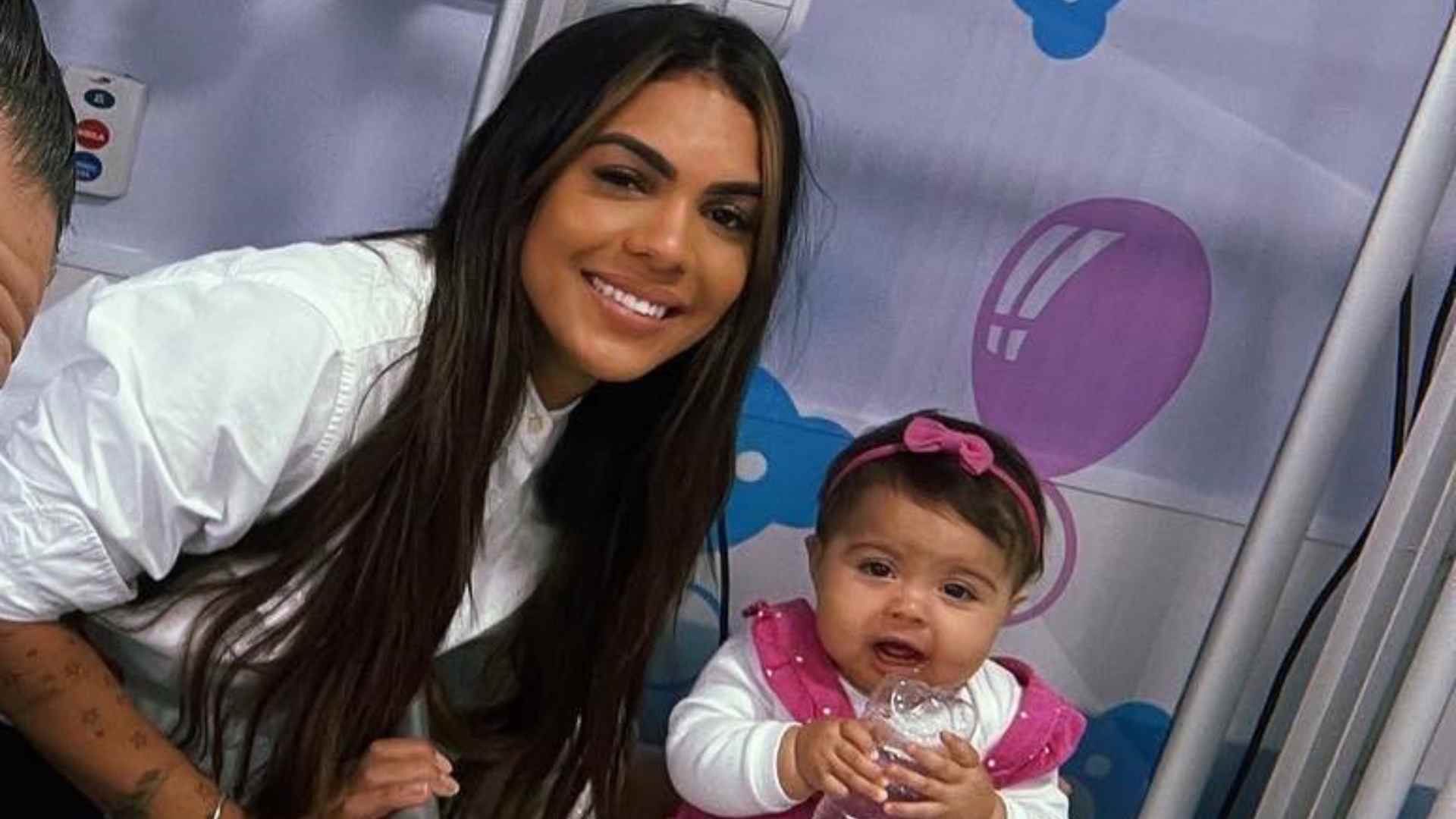 Tays Reis e filha, Pietra