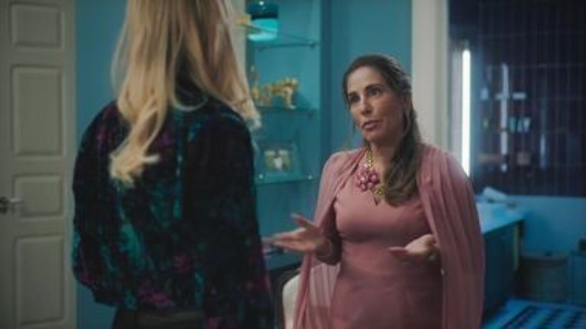 Irene (Gloria Pires) e Graça (Agatha Moreira) em 'Terra e Paixão'