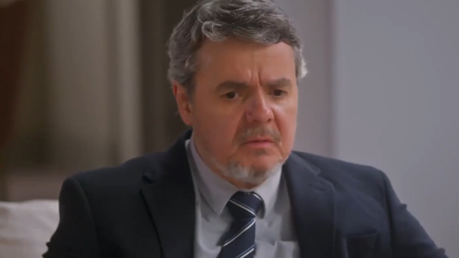 Roberto (Cassio Gabus Mendes) em 'Elas por Elas' - Reprodução/ Globo