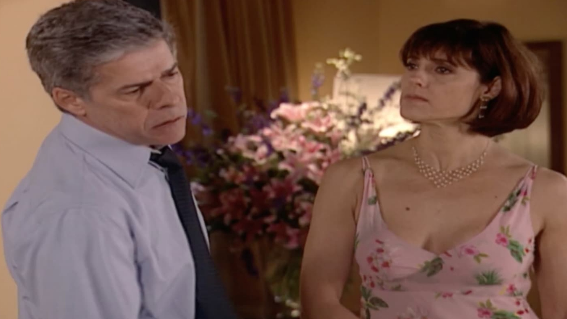 César e Helena (Reprodução/Globo)