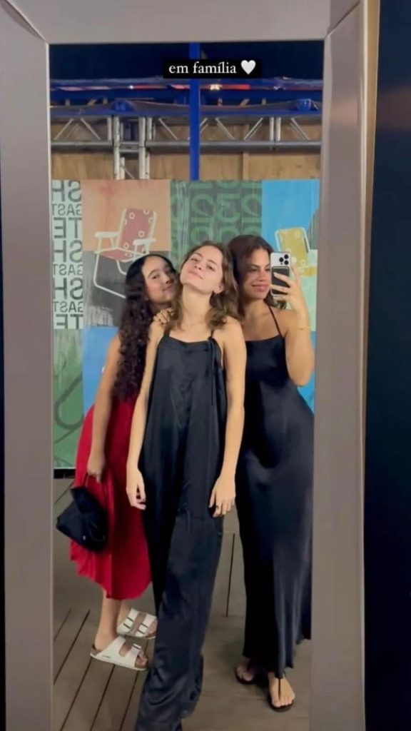 Irene, Lia e Clara Buarque - Reprodução/Instagram