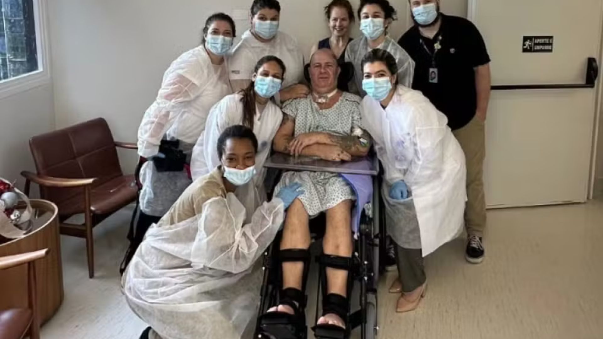 Mingau e a equipe médica - Reprodução/Instagram