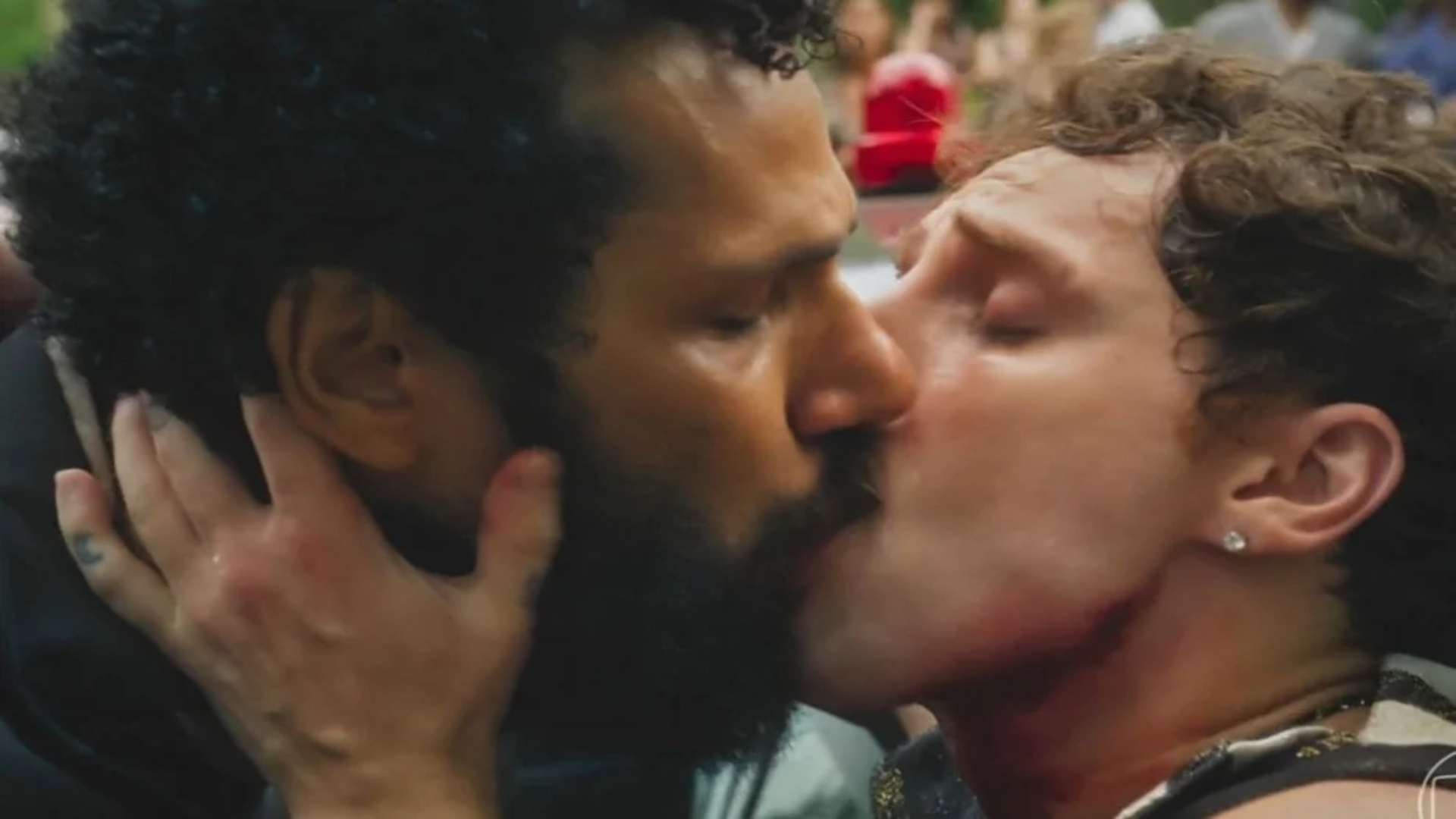 Ramiro e Kelvin em 'Terra e Paixão' - Reprodução/Globo