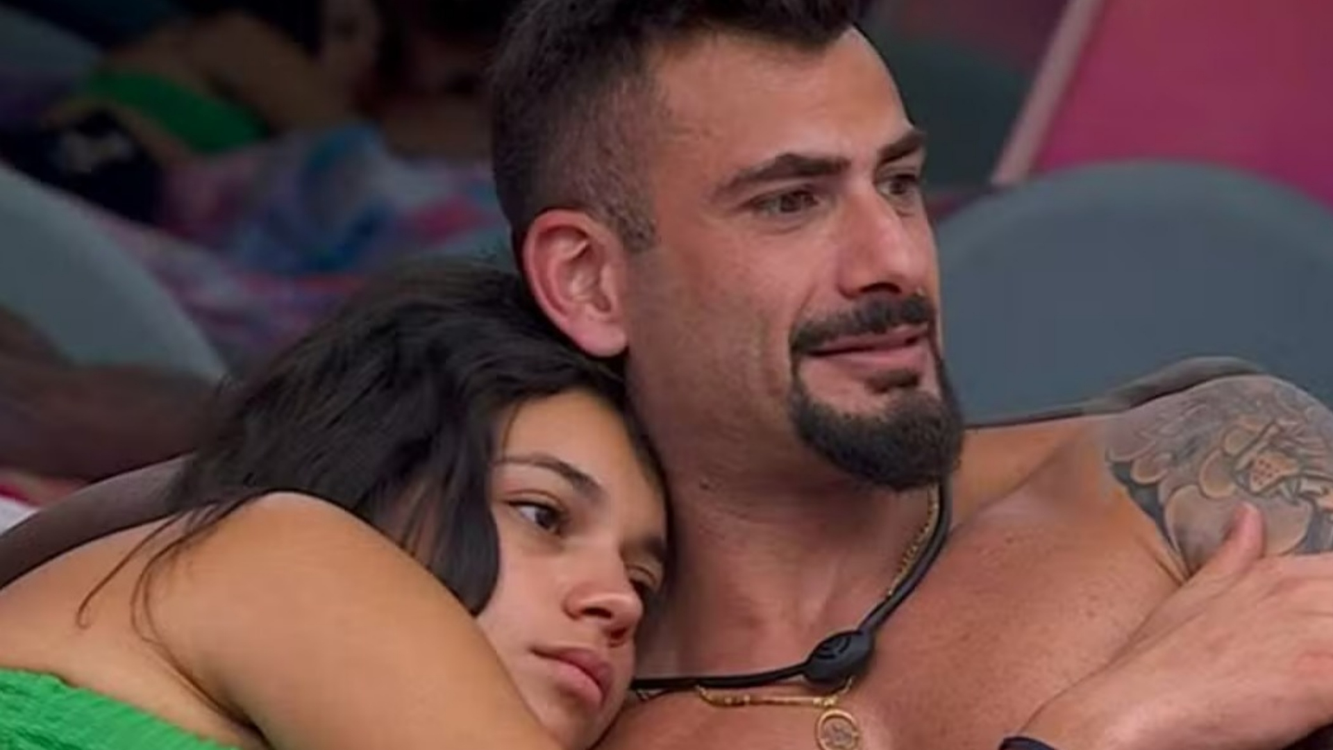 Alane e Nizam (Reprodução/Globo)