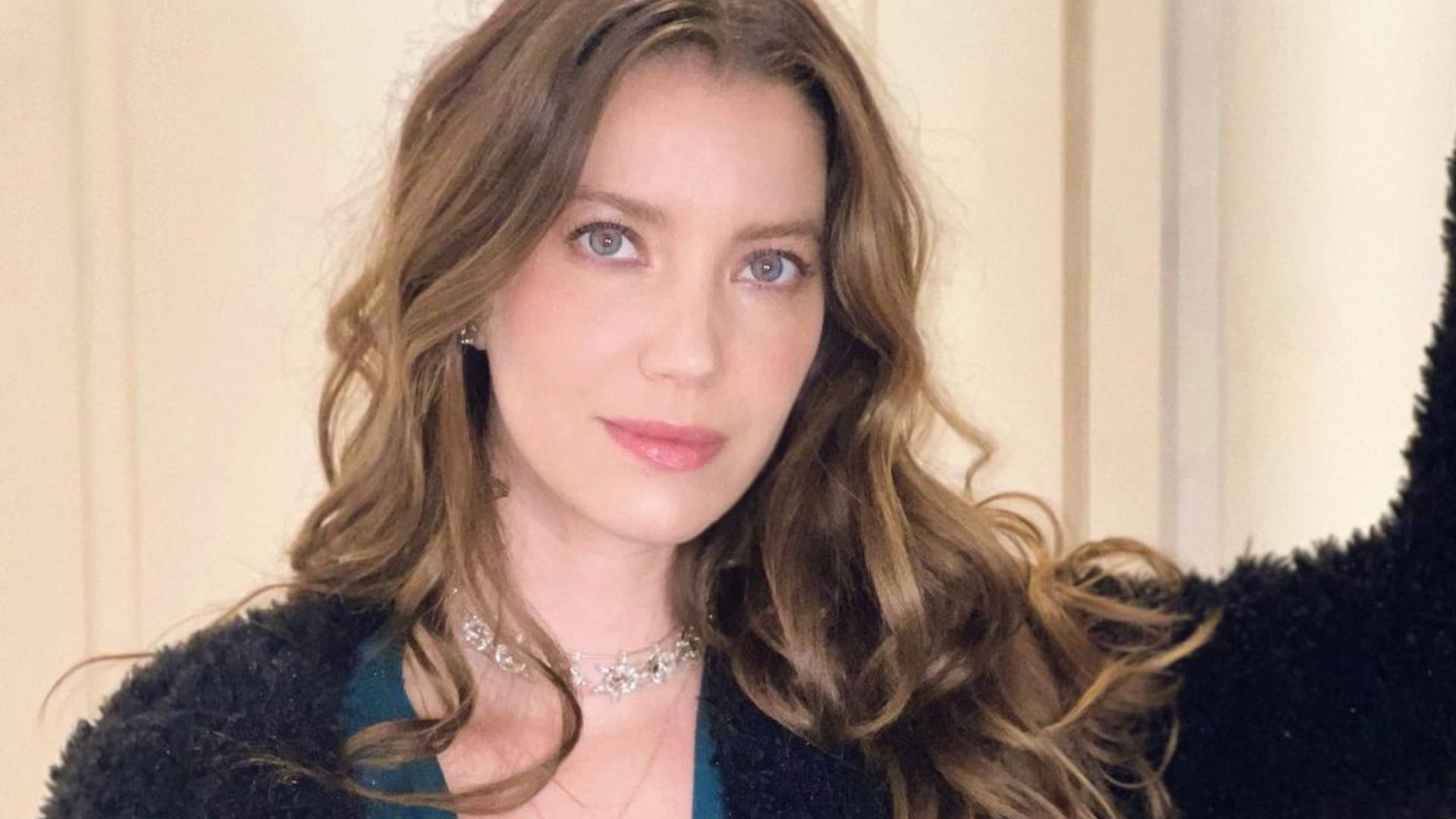 Nathalia Dill surge caracterizada pela 1° vez como Vênus da novela ...