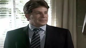 Lutero em 'Paraíso Tropical' - Reprodução/TV Globo